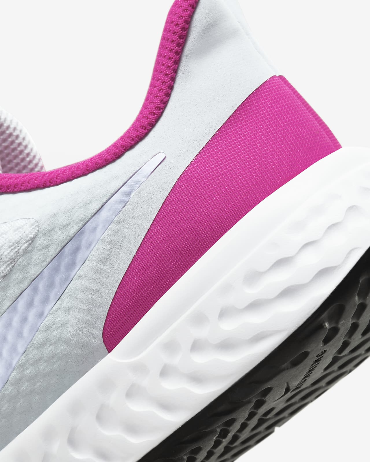 older nike running shoes