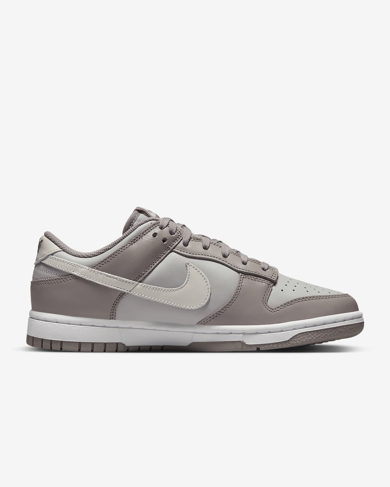 Nike Dunk Low Women's Shoes. Nike LU