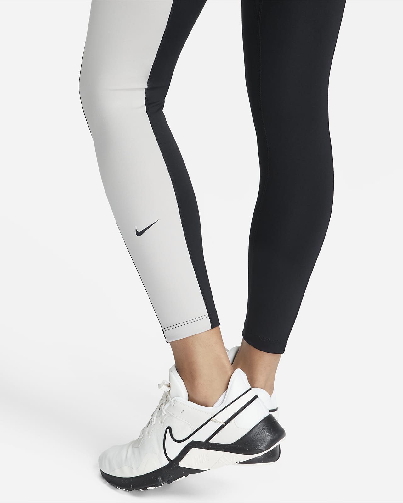 Nike One Women's MidRise 7/8 ColourBlock Training Leggings. Nike SI