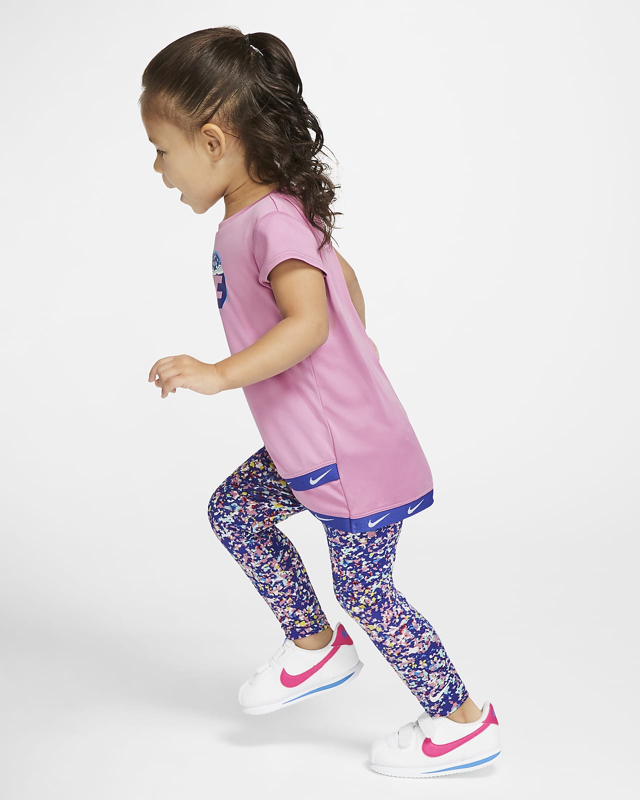 Conjunto de prenda para la parte superior y leggings Nike Dri-FIT para bebé  (12-24M). Nike.com