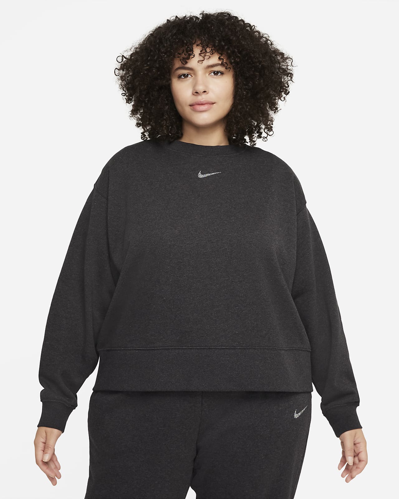 Sudadera de cuello redondo de tejido Fleece oversized para mujer talla  grande Nike Sportswear Collection Essentials. Nike.com