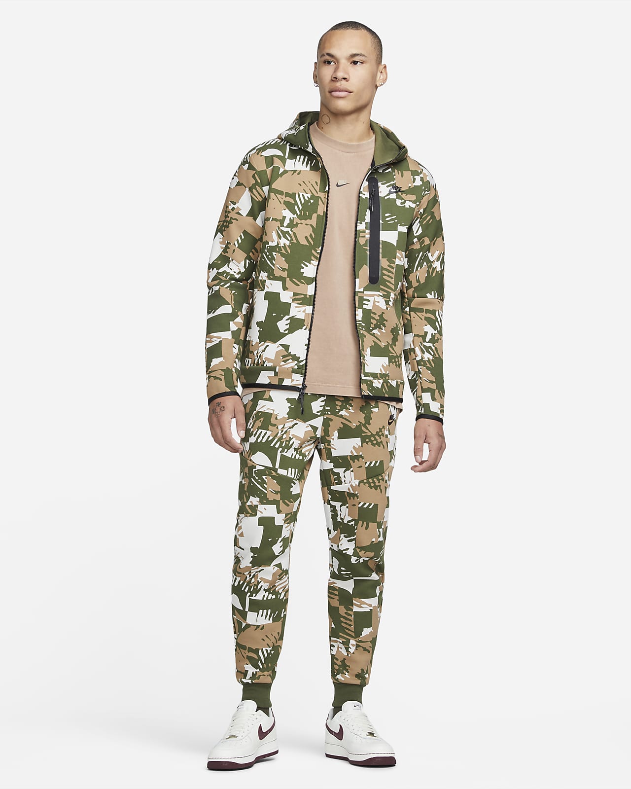 Pantaloni jogger Nike Sportswear Tech Fleece - Uomo. Nike IT