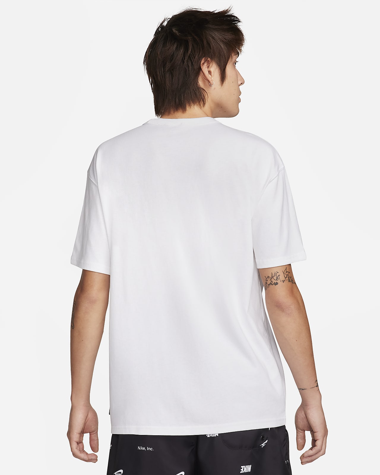 Nike Sportswear Premium Essentials Men's Pocket T-Shirt.