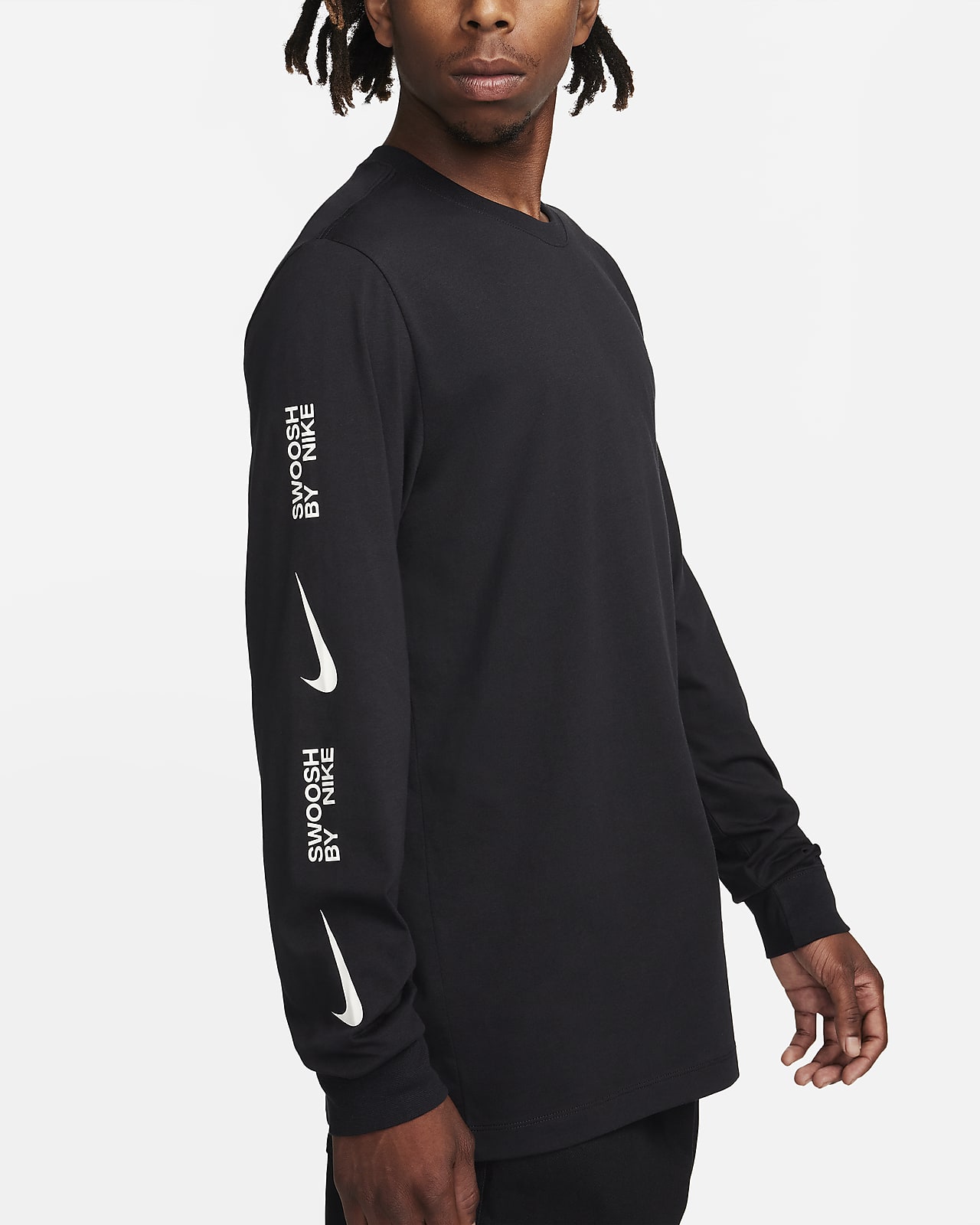 Playera para hombre Nike Sportswear Swoosh.