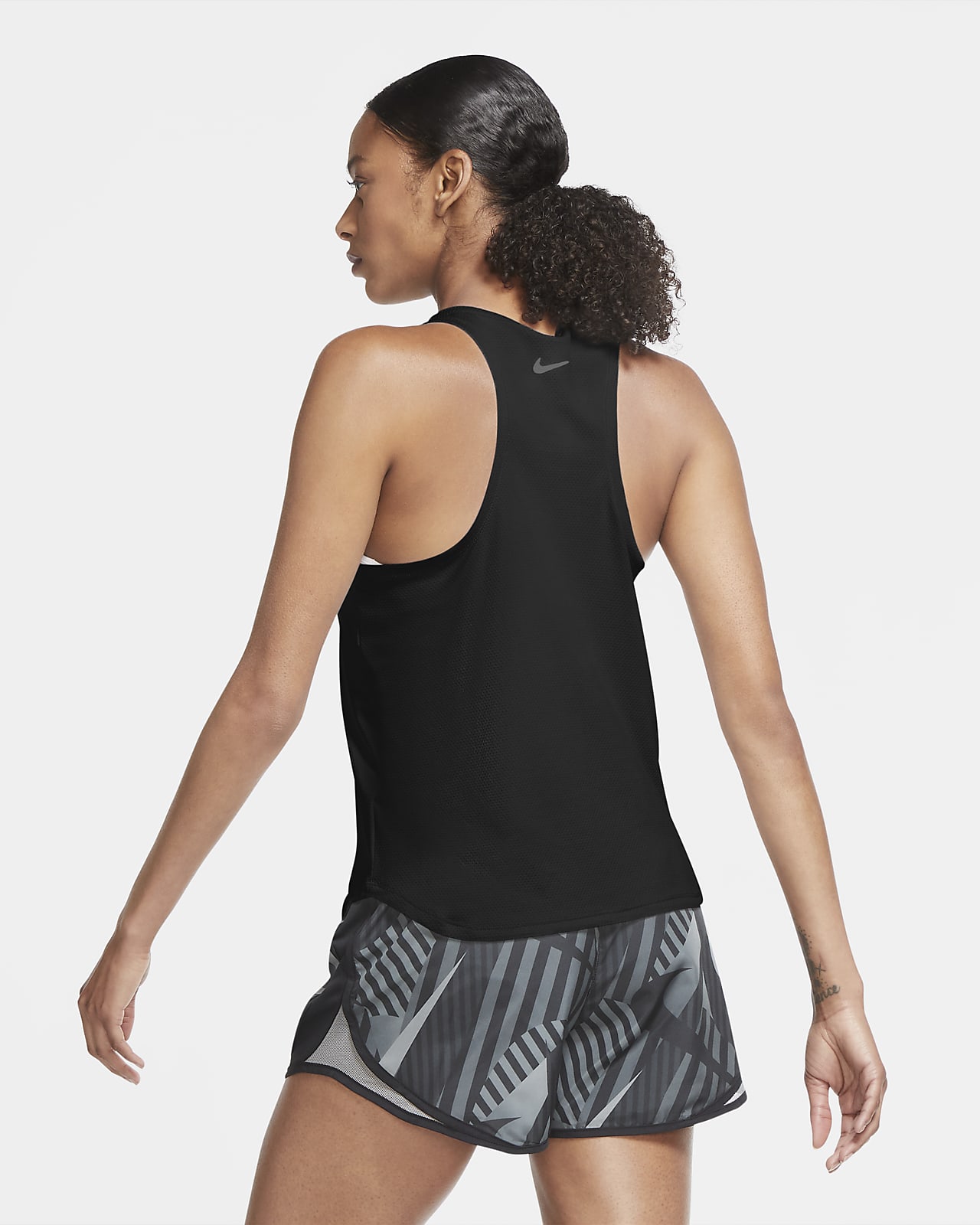 nike swoosh run tank