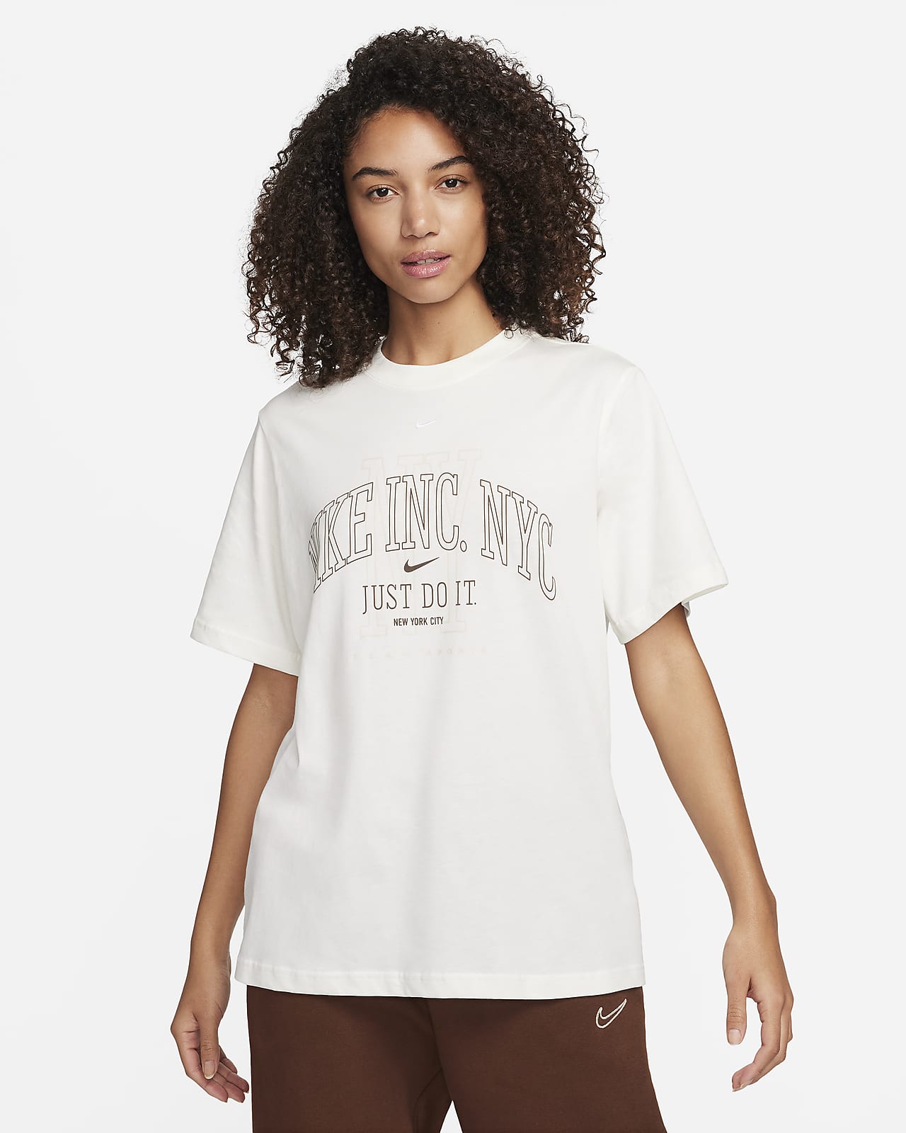 Nike Sportswear Essential Women's Graphic T-Shirt