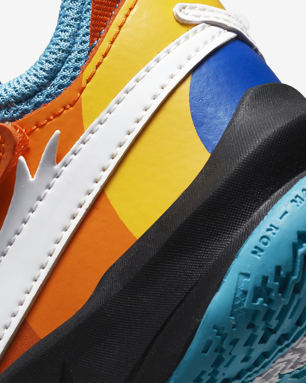 nike team hustle d10 se x space jam