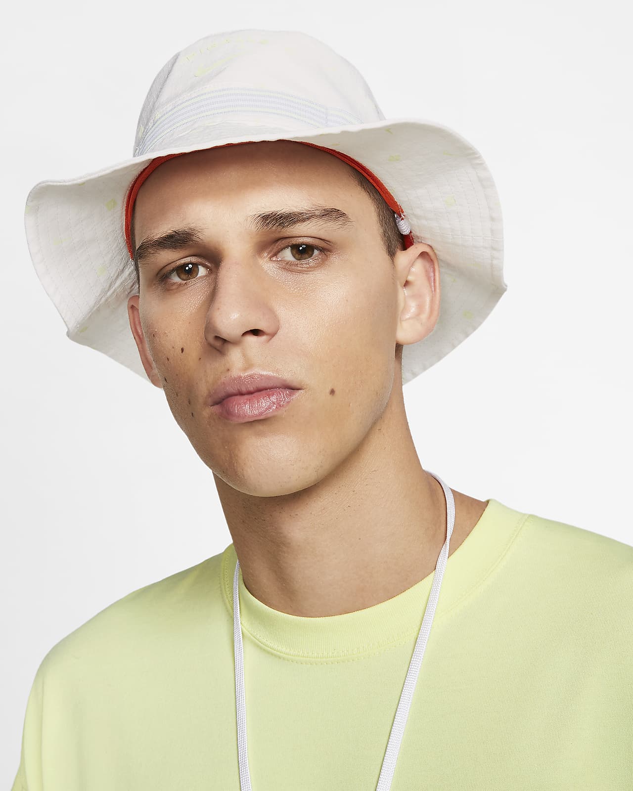 nike sportswear betrue bucket hat