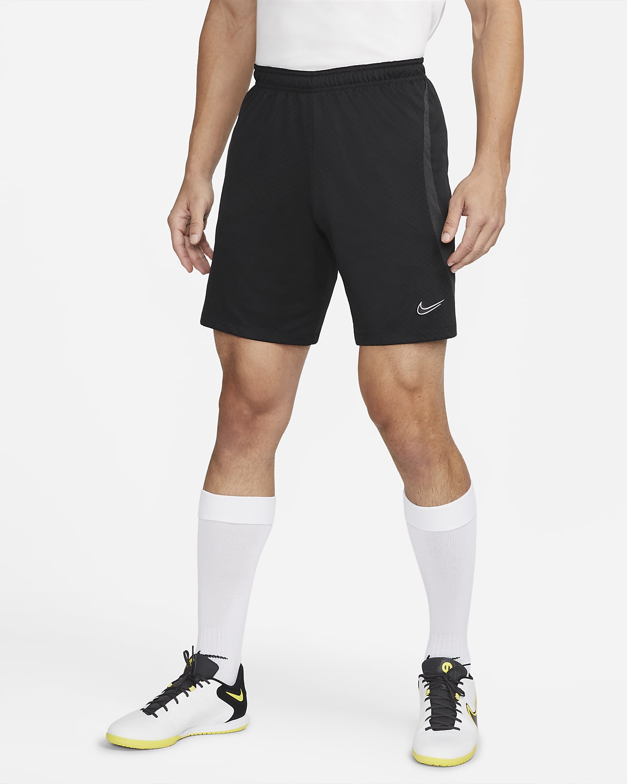 Nike Dri-FIT Strike Erkek Futbol Şortu