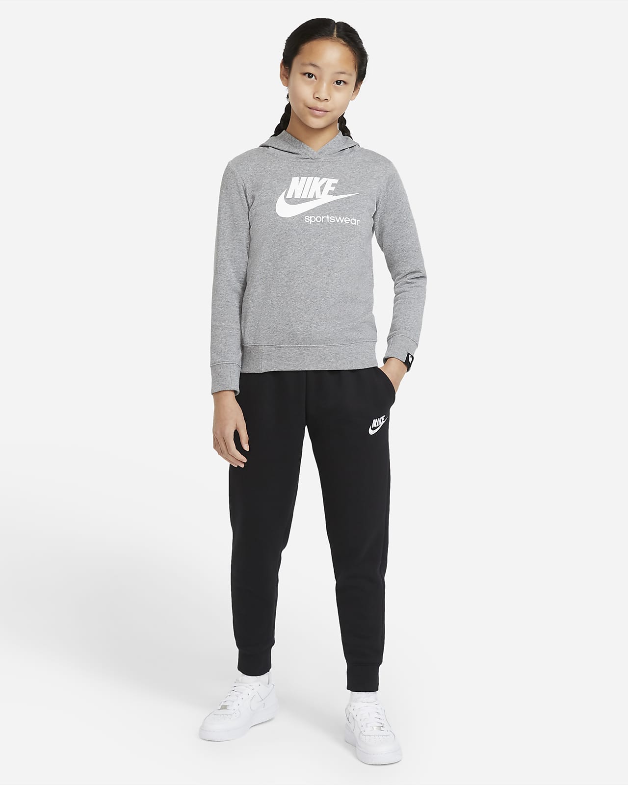 grey nike sweatpants and sweatshirt