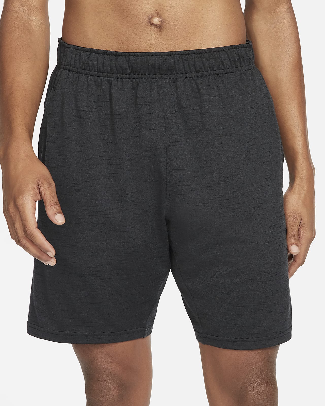 Nike Yoga DriFIT Herenshorts. Nike BE