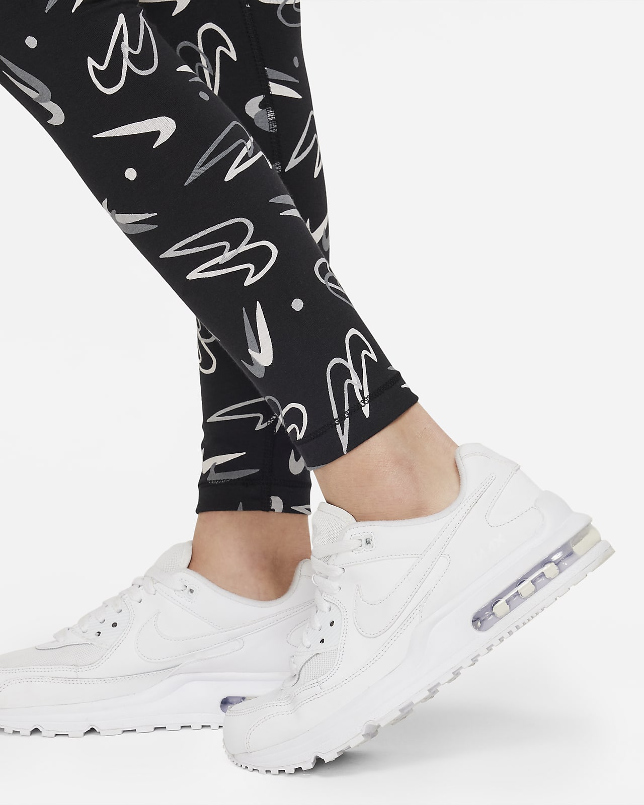Nike Sportswear Essential Legging met halfhoge taille voor meisjes. Nike NL