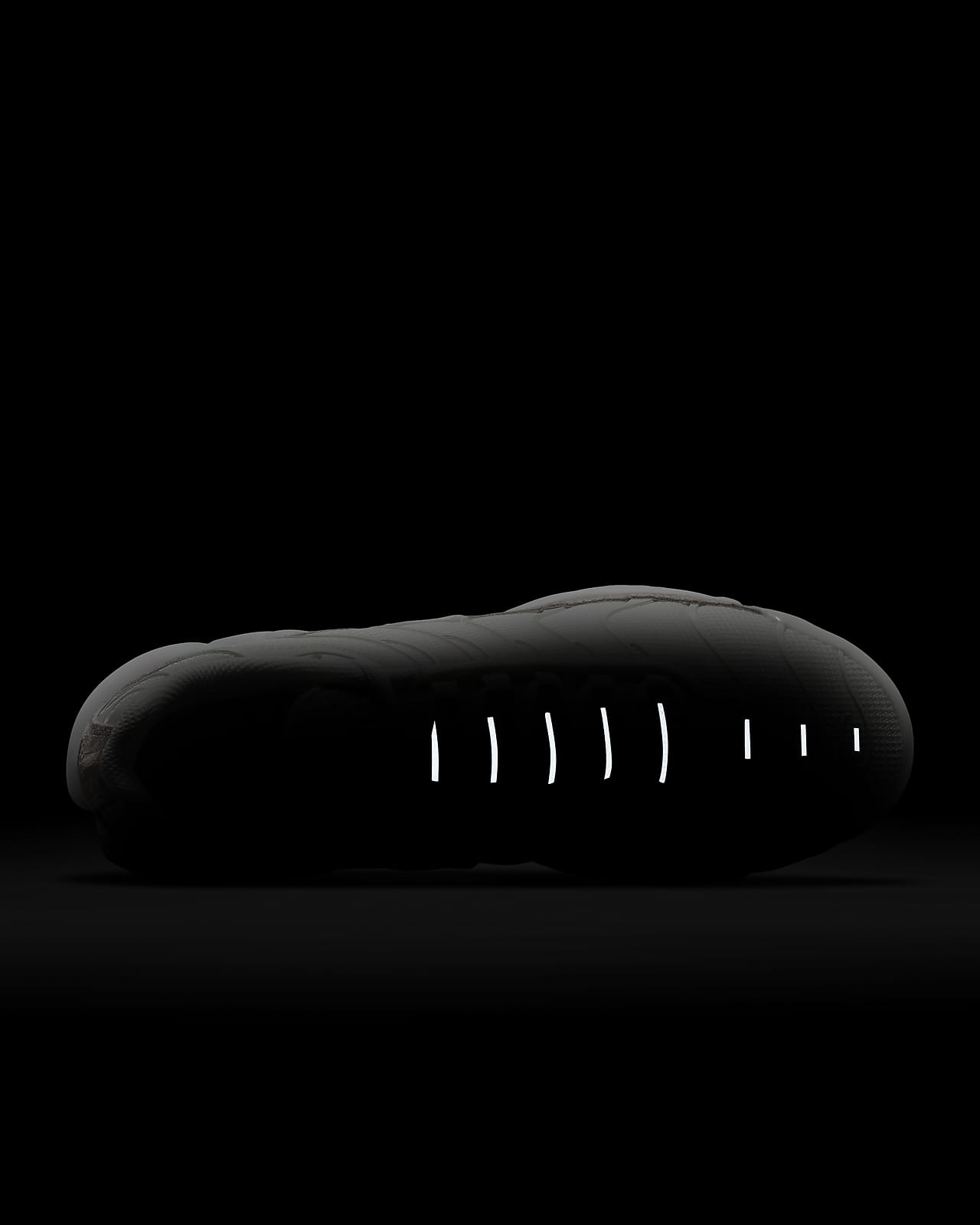 nike air max plus womens all black