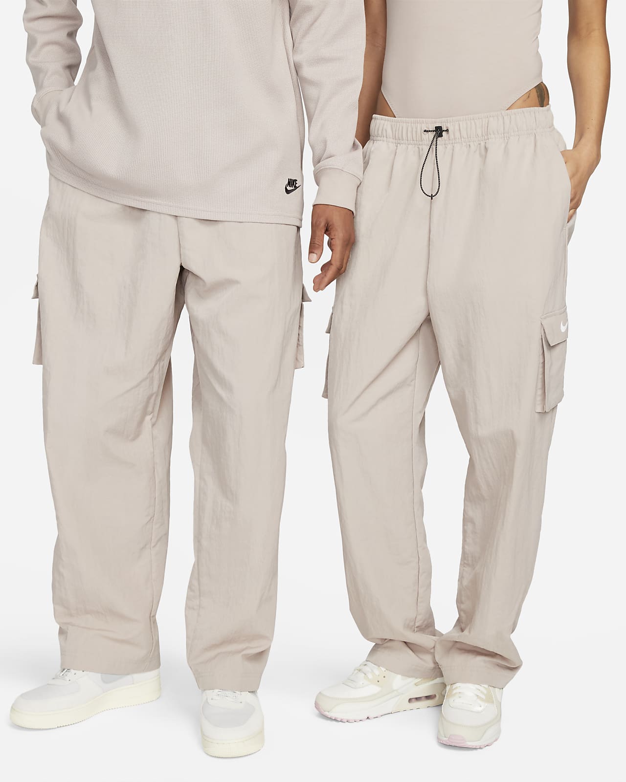 Nike Sportswear Essential Pantalón cargo de talle con Woven Mujer. Nike