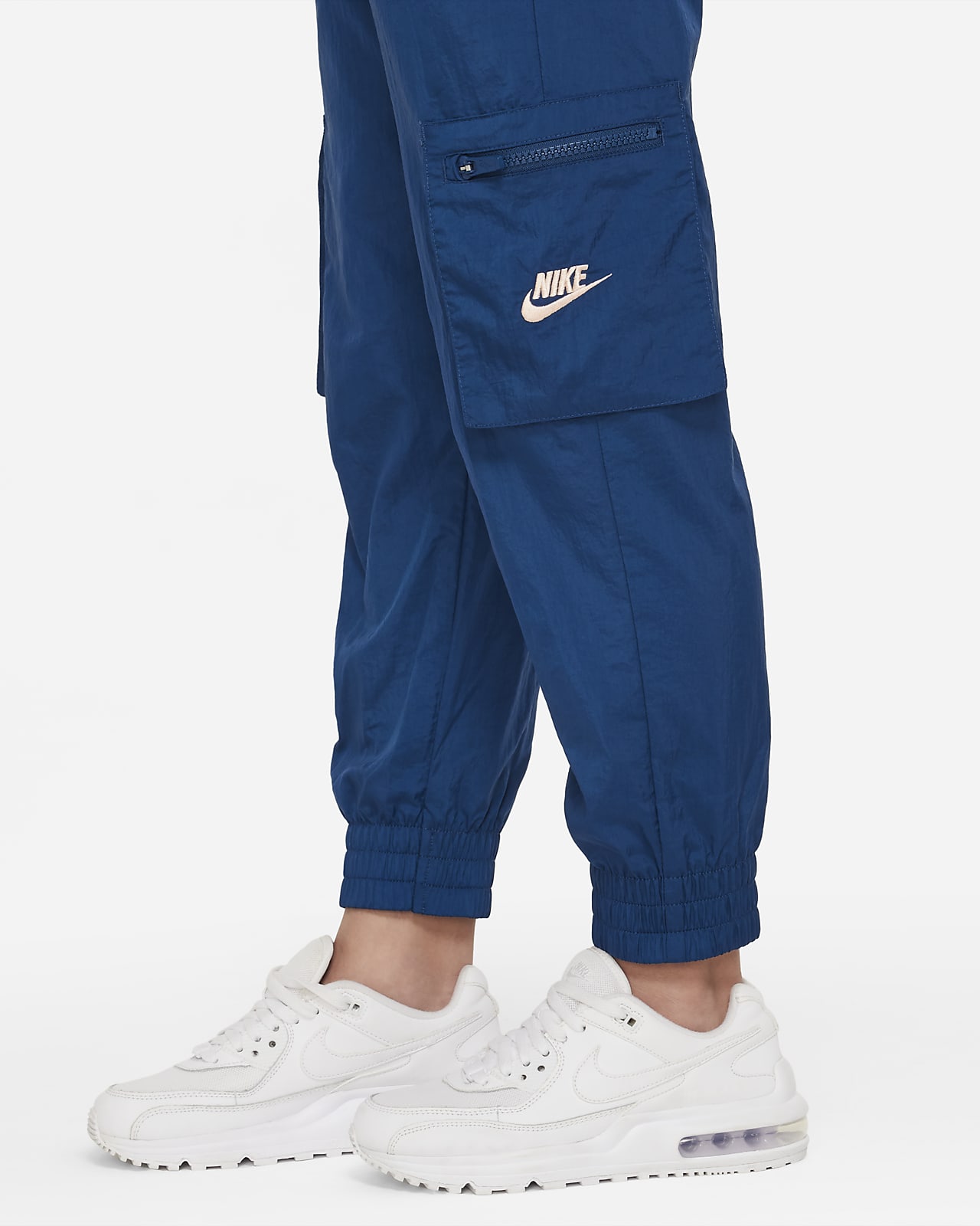 Nike Sportswear Older Kids' (Girls') Woven Cargo Trousers. Nike NO