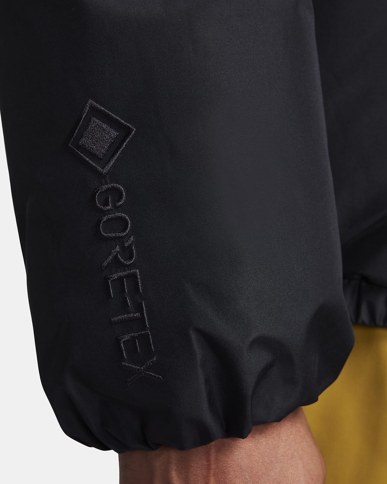 Chamarra Storm-FIT ADV holgada impermeable con gorro para hombre Nike  Sportswear GORE-TEX.