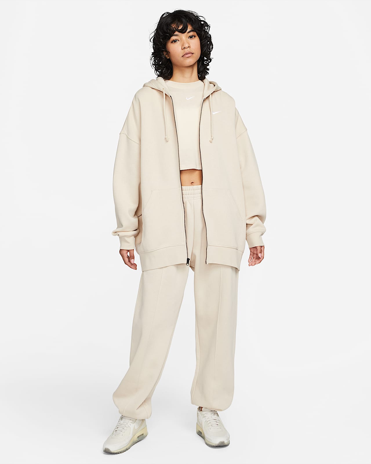 Nike Sportswear Essentials Fleece FullZip Hoodie. Nike PT