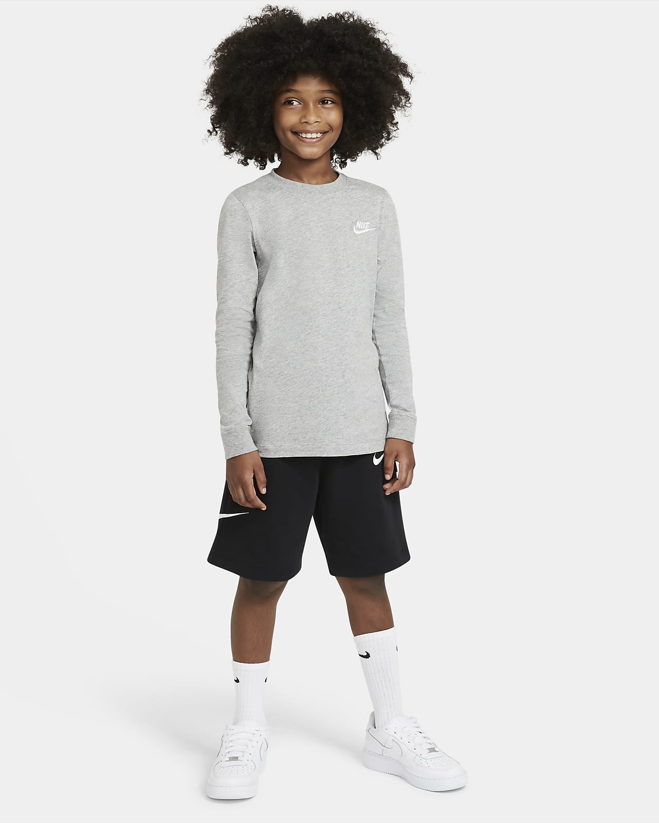 Nike Sportswear Older Kids' (Boys') Long-Sleeve T-Shirt. Nike GB