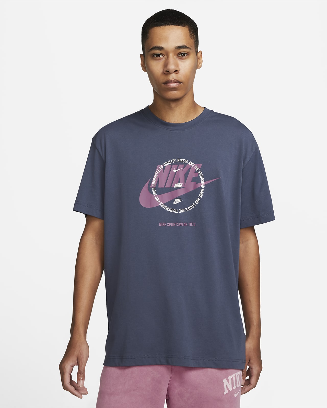 nike sportswear graphic t shirt