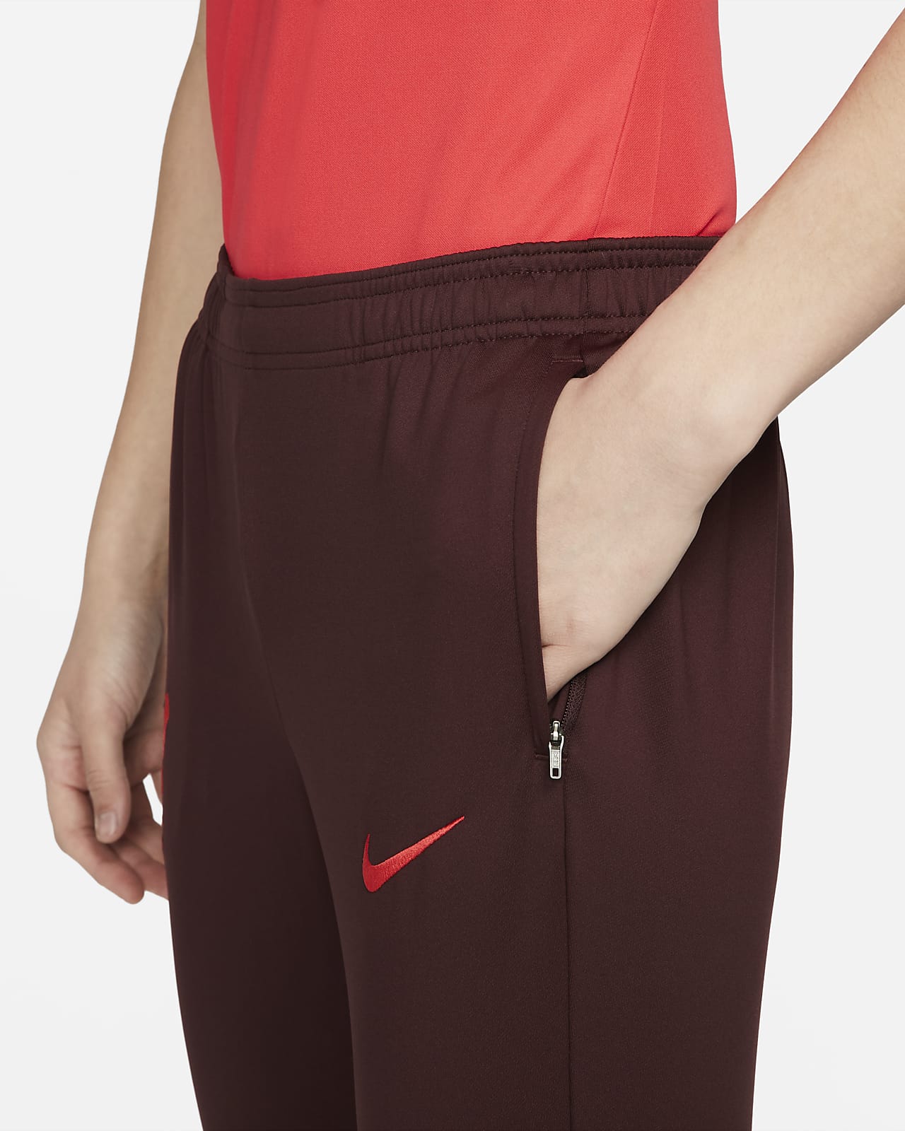 Liverpool F.C. Strike Women's Nike Dri-FIT Football Pants. Nike CZ