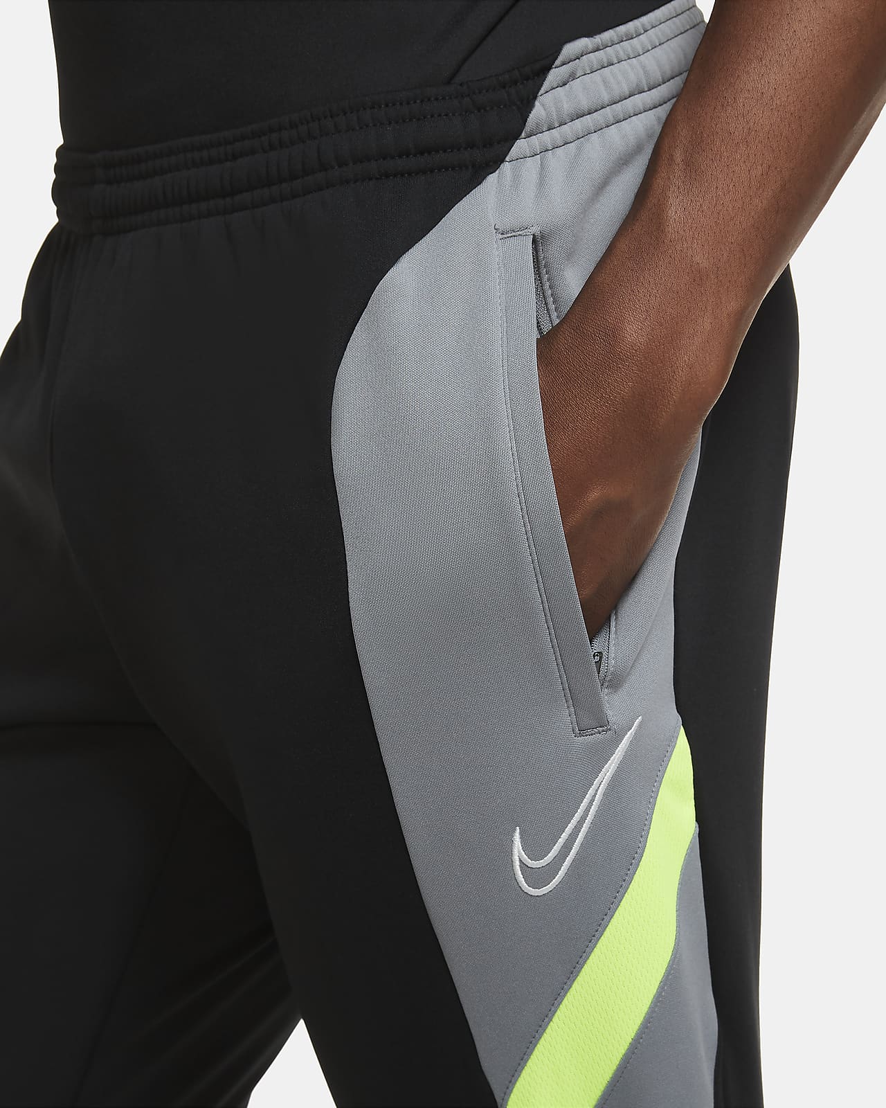 nike slim fit max tapered leg