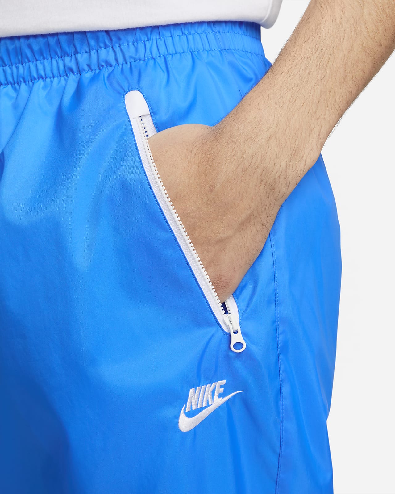Amazon.com: Nike Sportswear Windrunner Men's Track Pants (Small,  Black/White) : Clothing, Shoes & Jewelry