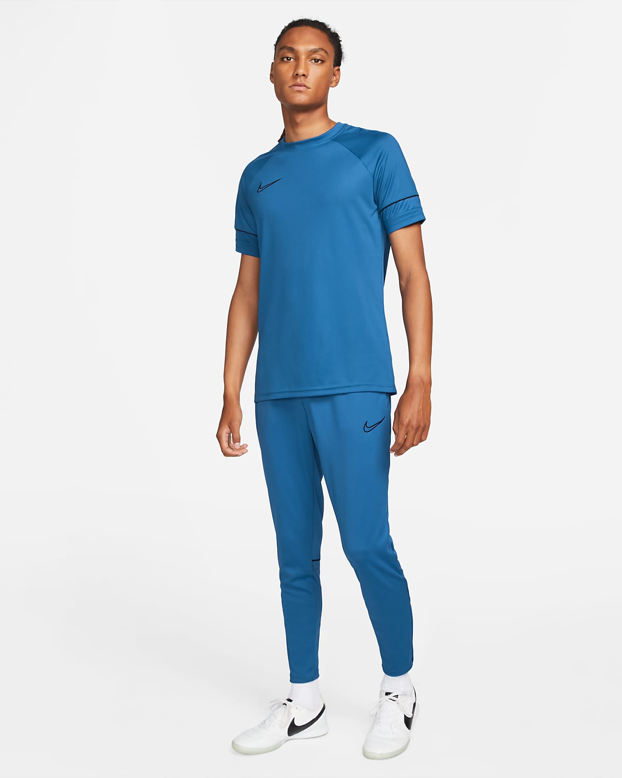 Nike Dri-FIT Academy Pantalón de fútbol - Hombre. Nike ES