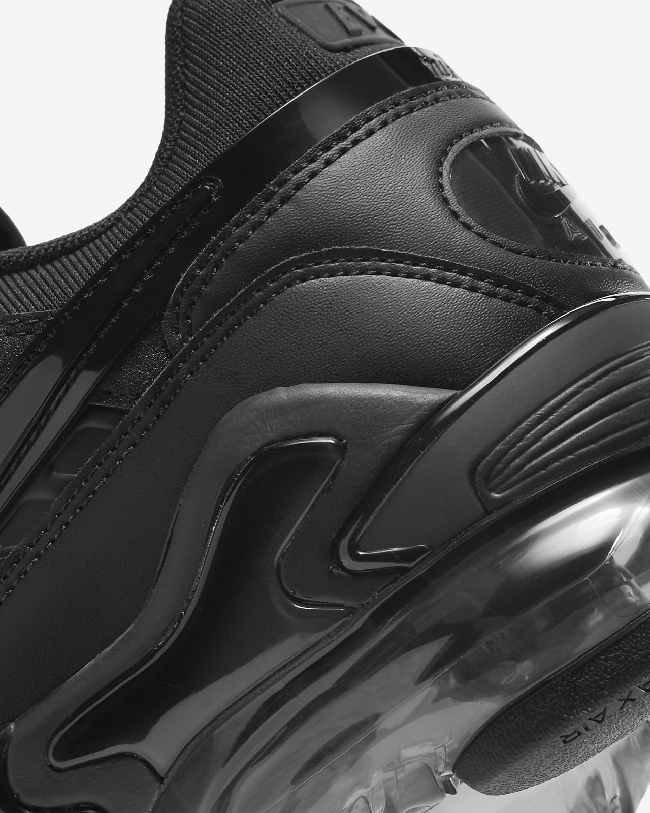 black nike shoes vapormax