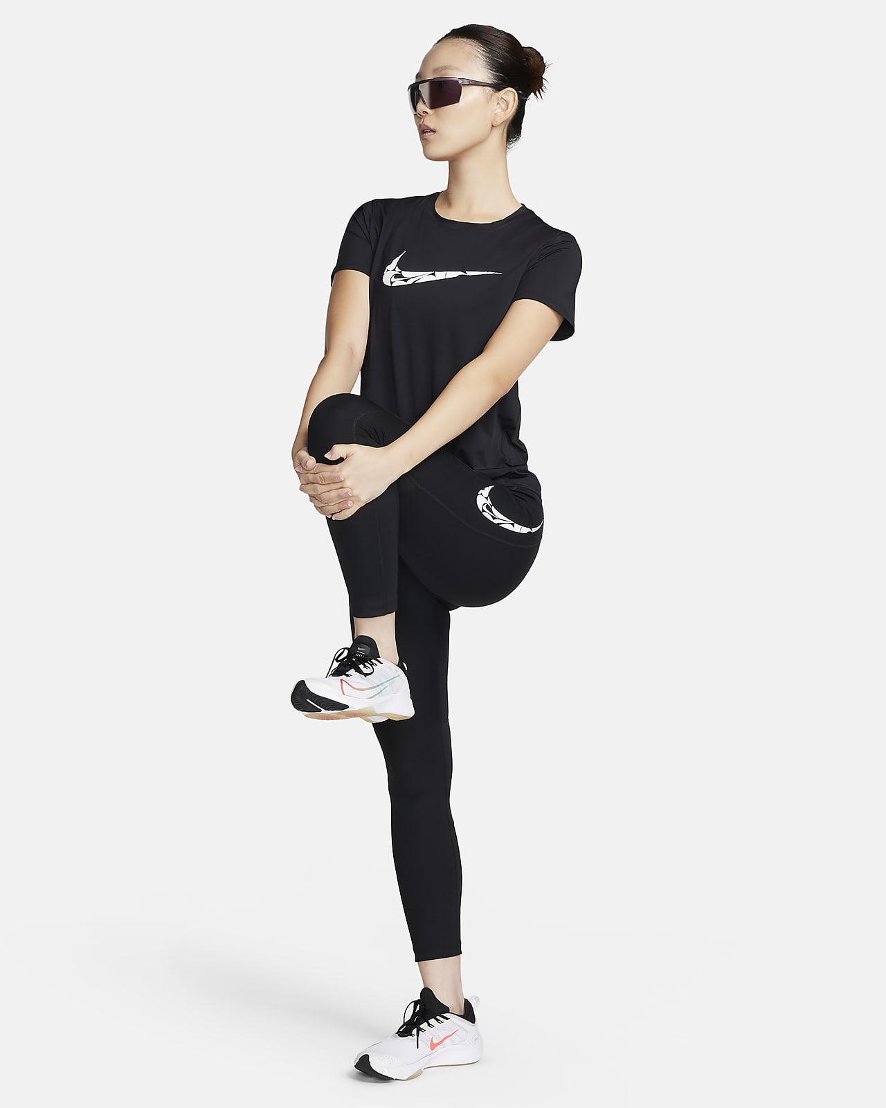 Nike Dri-FIT Swoosh Women's Running Tank Top. Nike SG