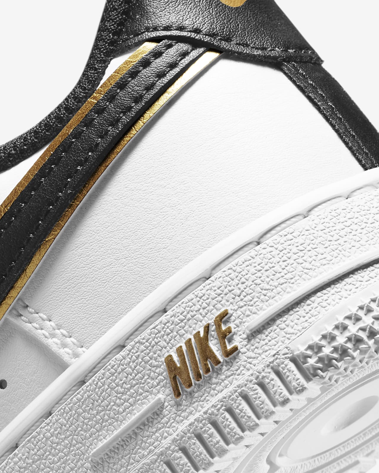 Nike Air Force 1 '07 LV8 White/Black-Metallic Gold-White