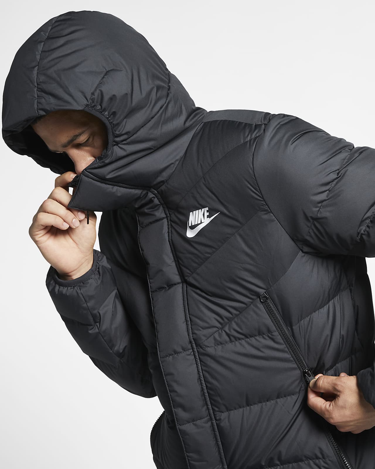 Parka con capucha para hombre con relleno de plumón Nike Sportswear Windrunner. Nike CL