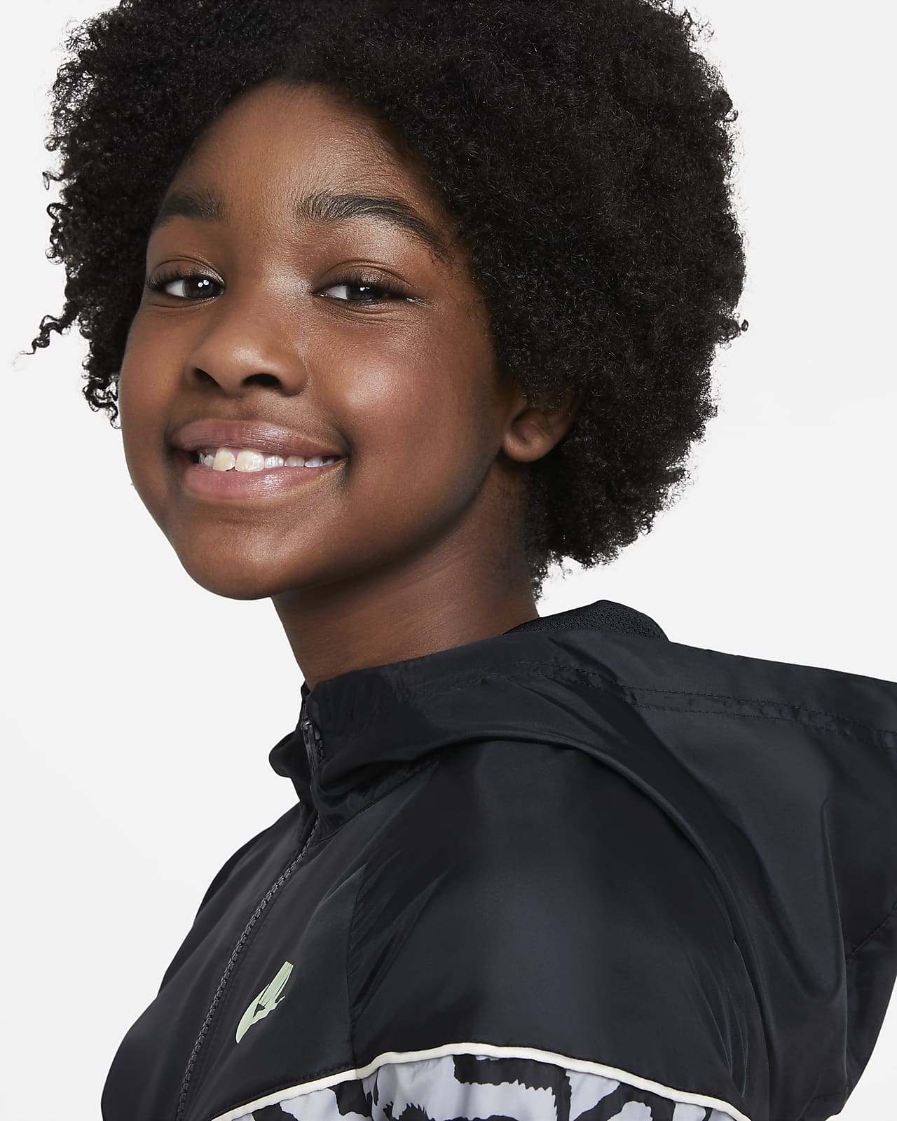 Nike Sportswear Windrunner Older Kids' (Girls') Printed Jacket. Nike BG