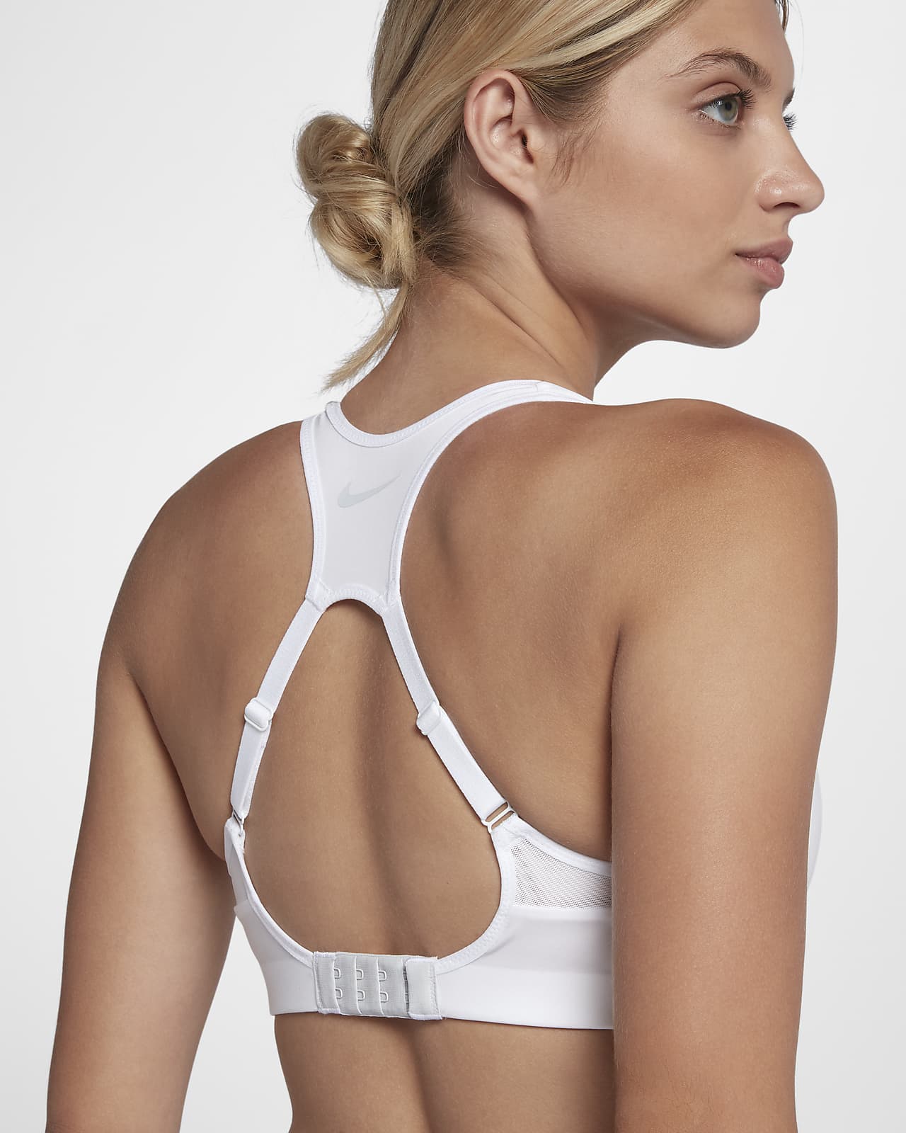 brassiere nike alpha