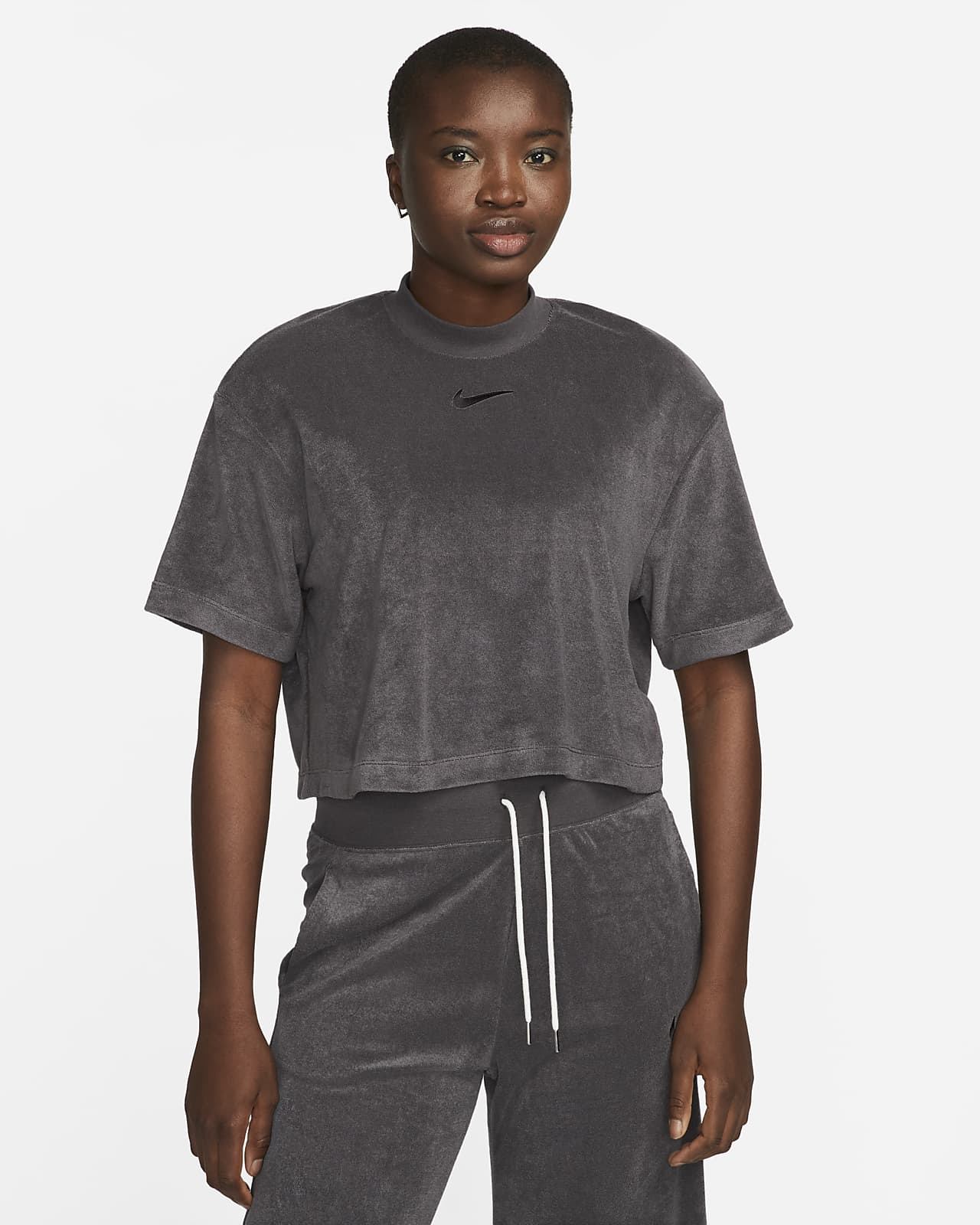 Women's Activewear Clothing, Nike T-Shirt in Weiß mit Logo und Ärmeln mit  kontrastierendem Punktemuster, Glyder