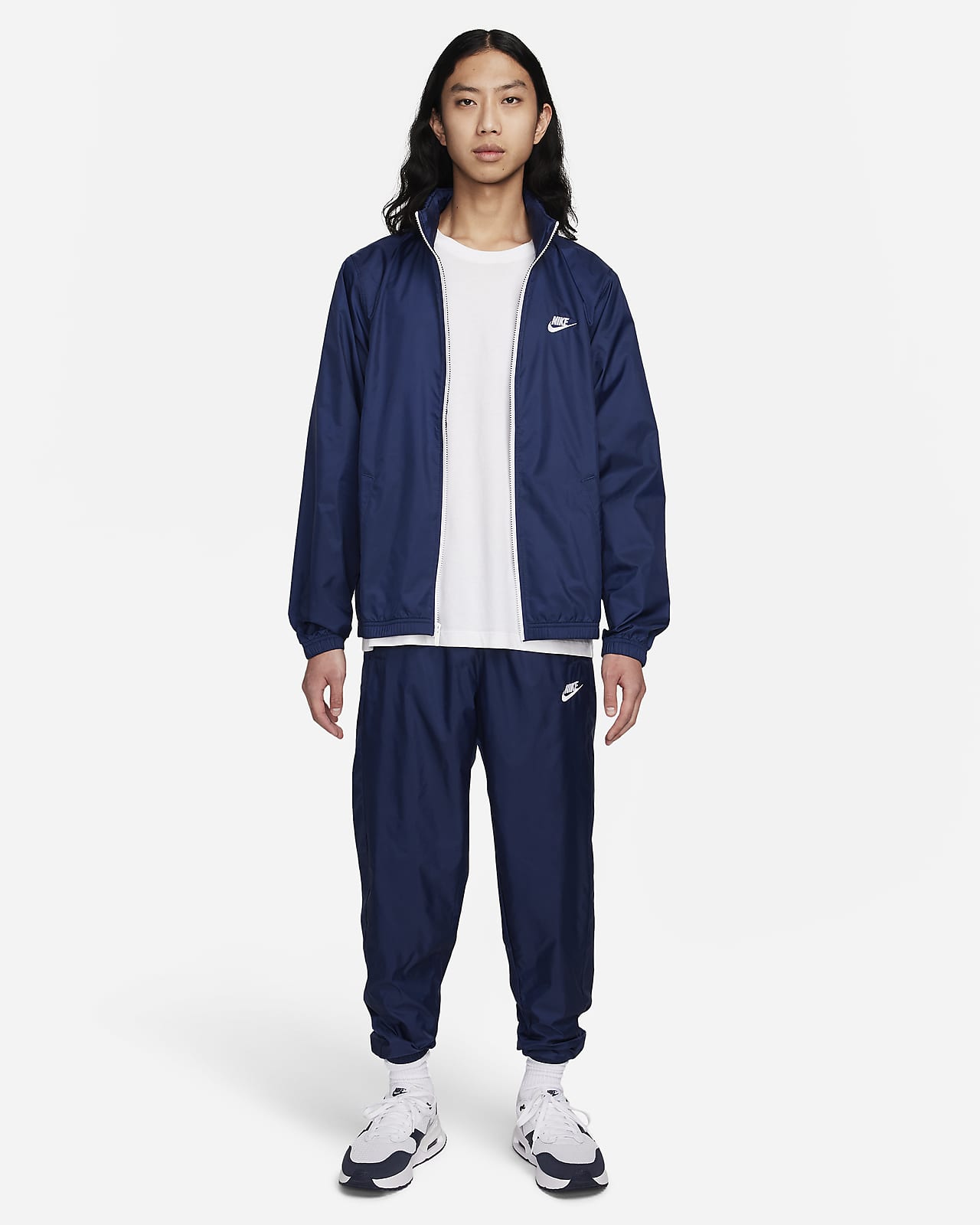https://static.nike.com/a/images/t_PDP_1280_v1/f_auto,q_auto:eco/c0cafbec-cd6a-434d-b788-5c33f205a20e/sportswear-club-mens-lined-woven-track-suit-Q72HP3.png