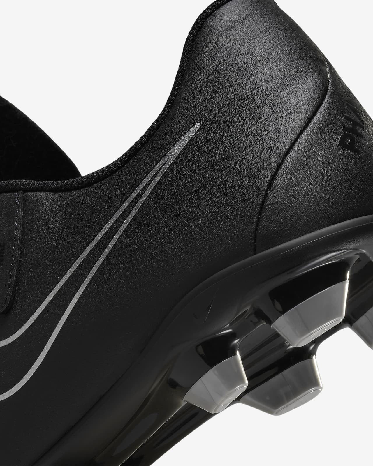 Nike Phantom GX 2 Club MG Low-Top Football Boot. Nike CA