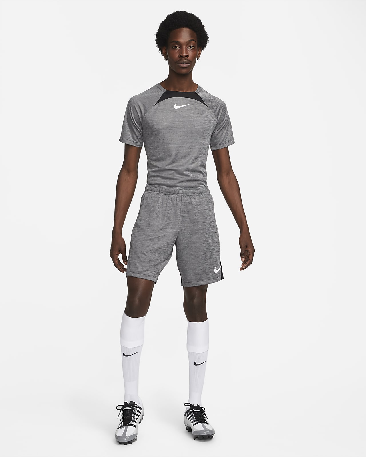 Relativitetsteori smertefuld Skoleuddannelse Nike Dri-FIT Academy Men's Football Shorts. Nike LU