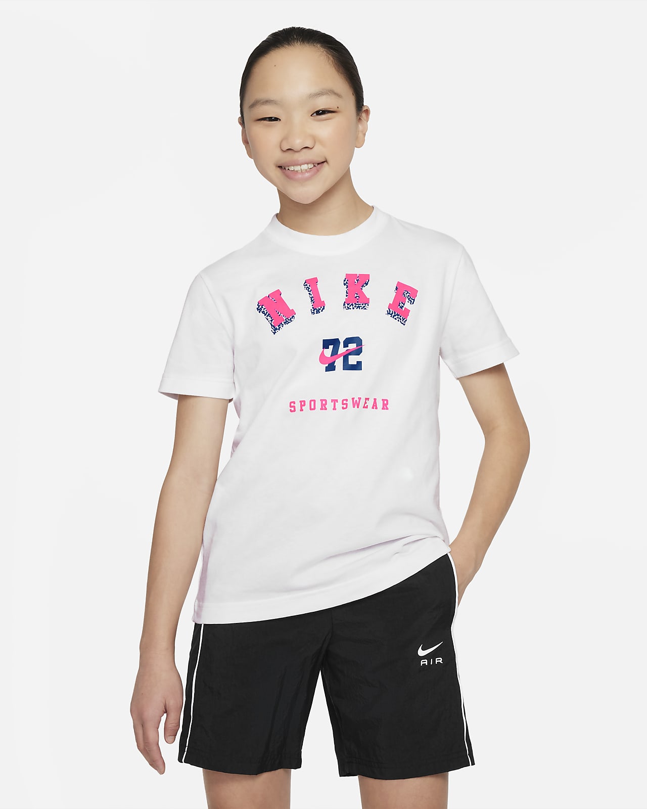 Nike Sportswear Older Kids' (Girls') T-Shirt. Nike IL