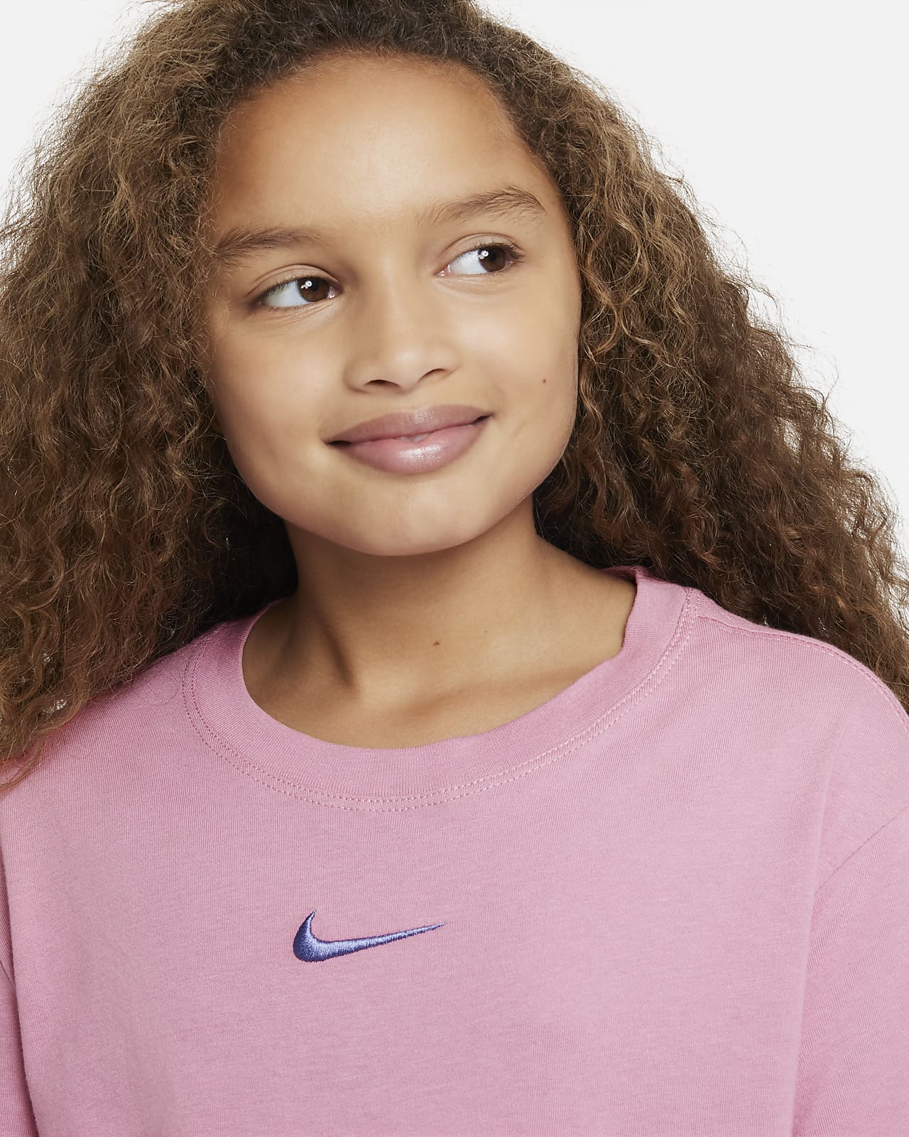 Nike Sportswear Older Kids' (Girls') T-Shirt. Nike LU