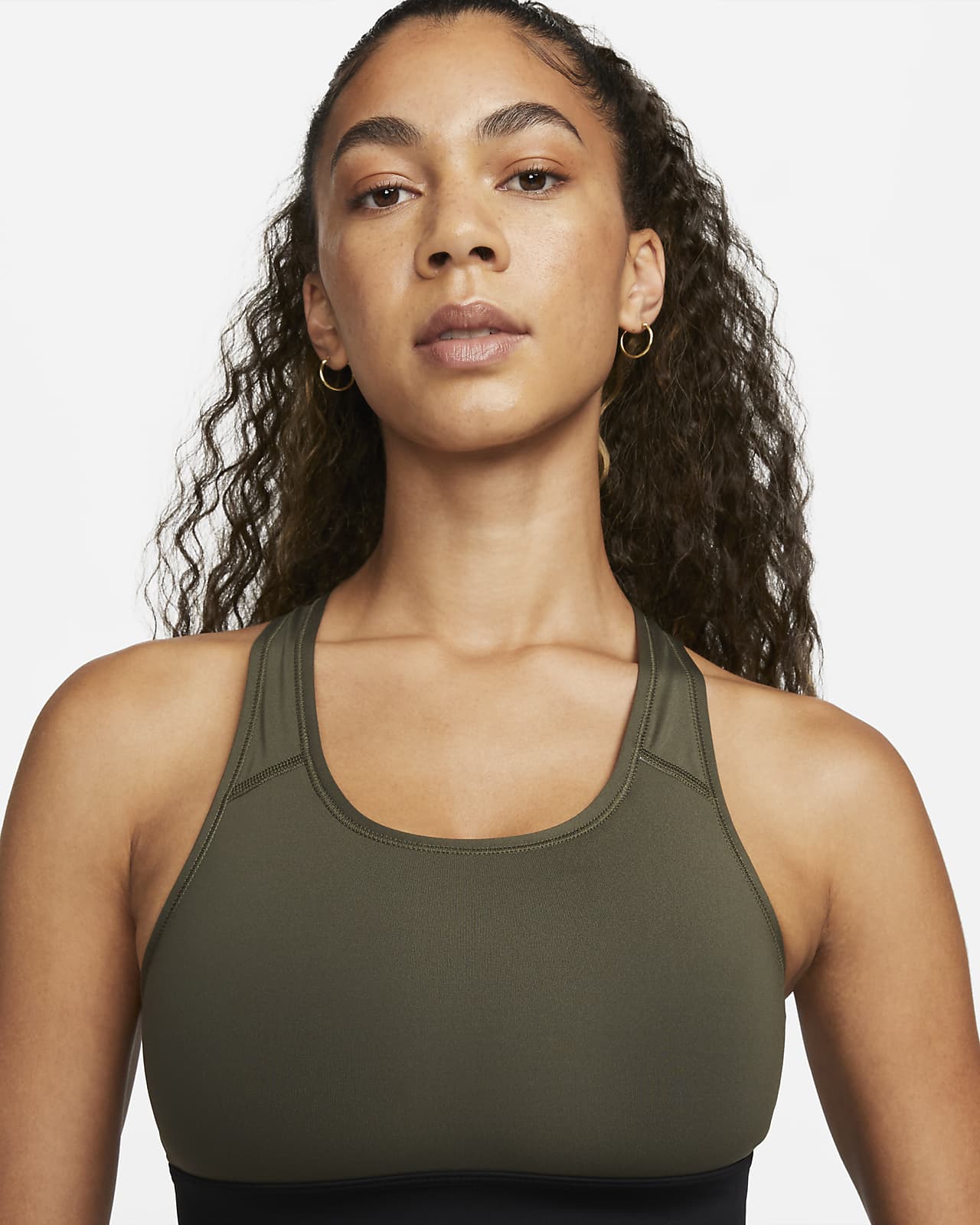 Nike Swoosh deportivo de media con almohadilla de una sola pieza y escote alto Mujer. Nike ES