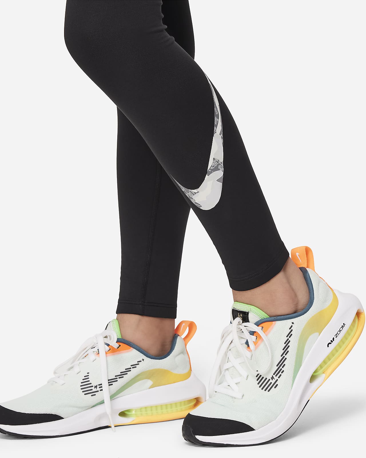 Nike Sportswear Essential Older Kids' (Girls') Mid-Rise Leggings. Nike LU