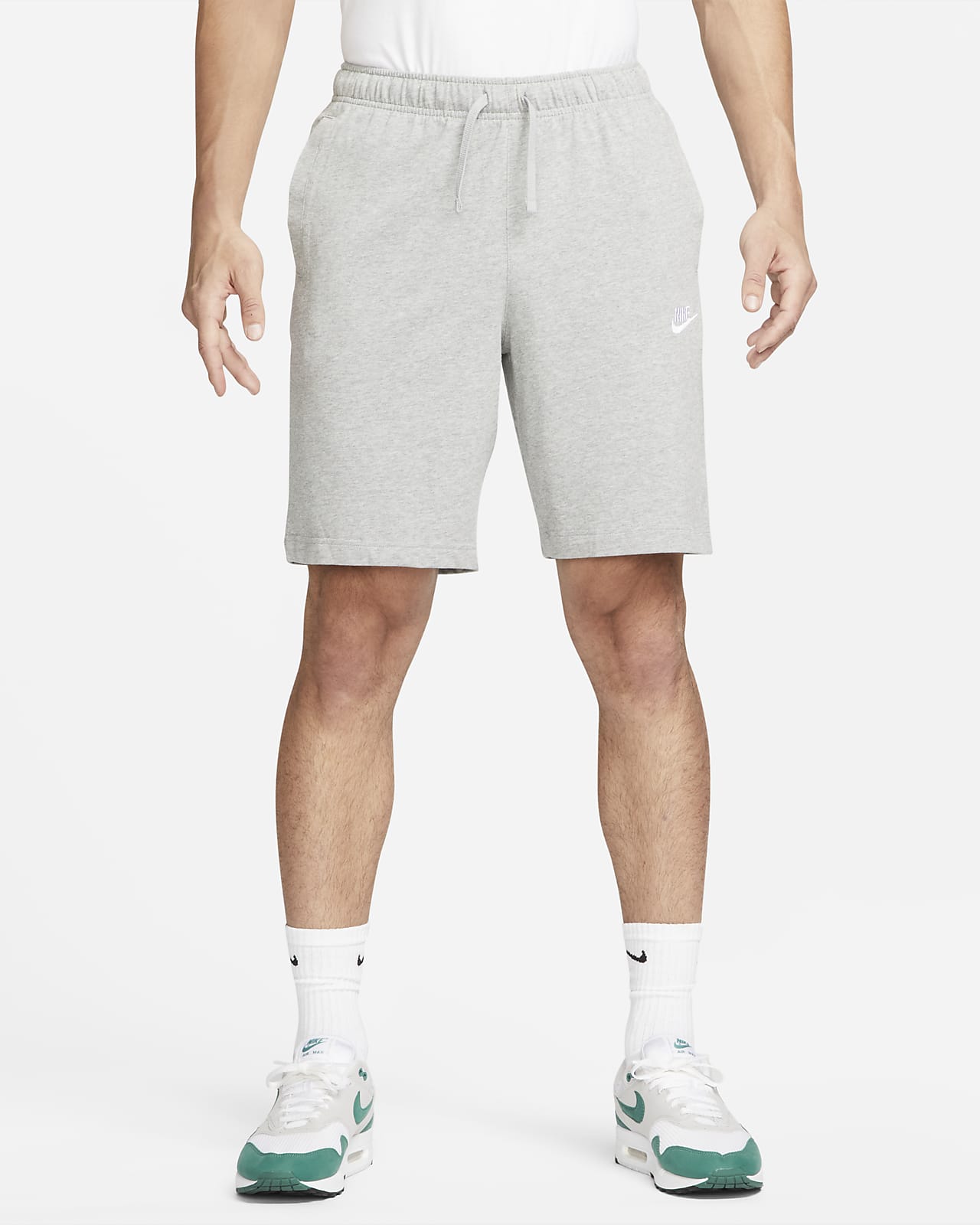 Short Nike Sportswear Club pour Homme. Nike BE