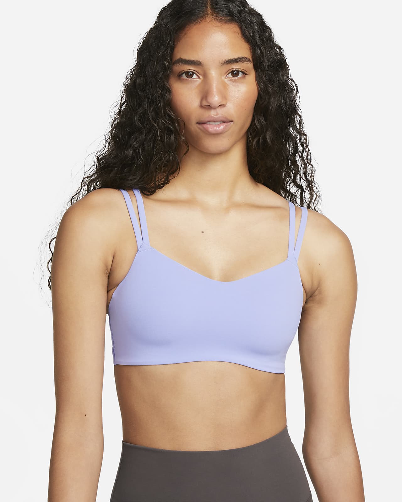 Nike Alate Trace gepolsterter Träger-Sport-BH mit leichtem Halt. Nike DE