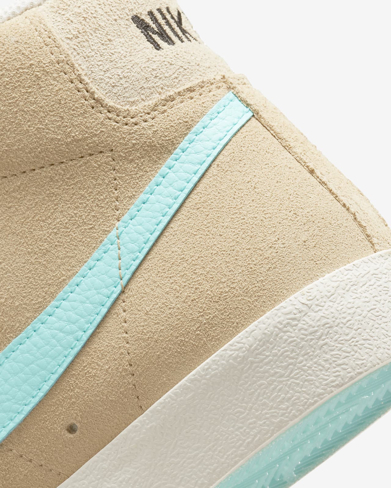 Nike Men's Blazer Mid '77 PRM Shoes