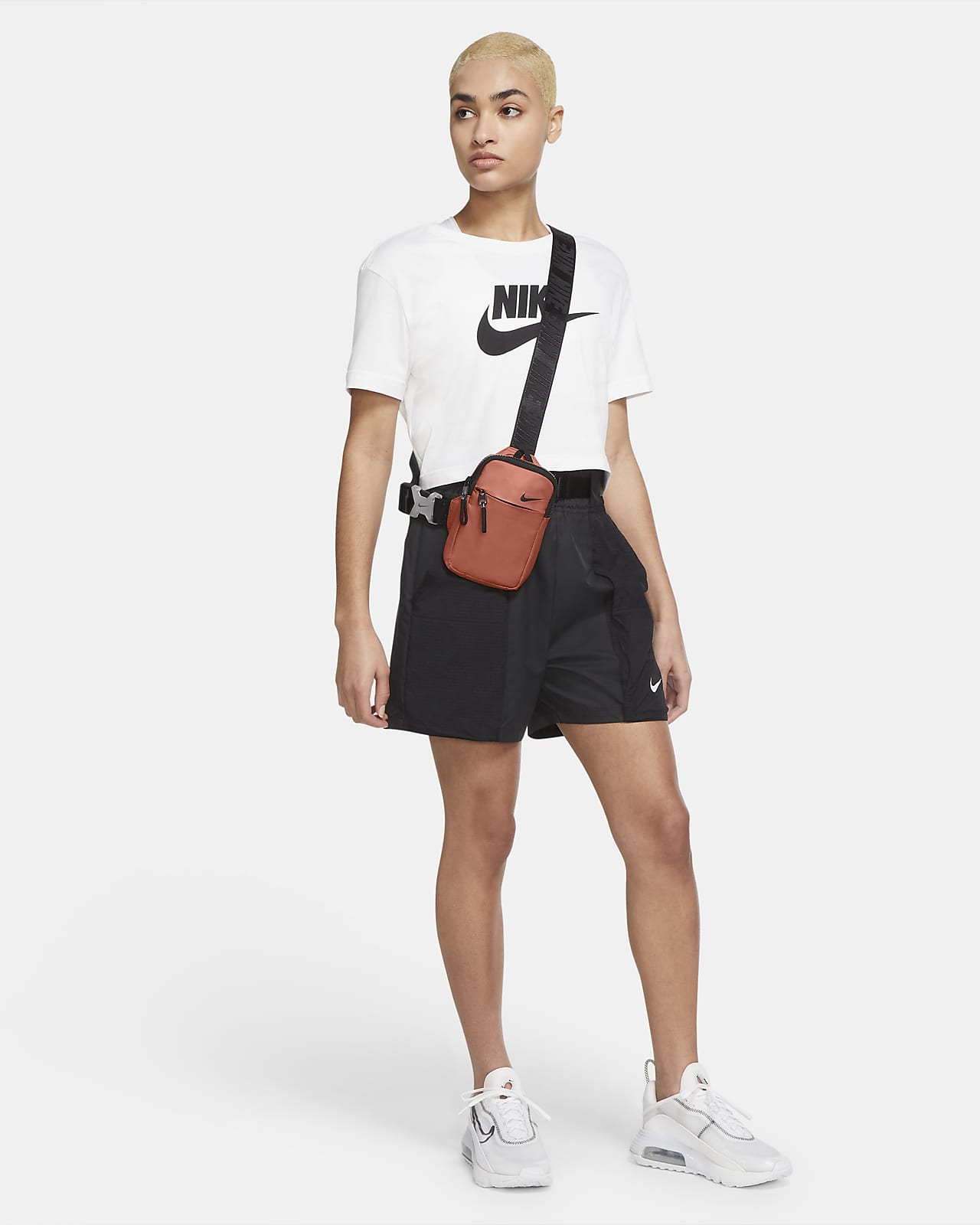 Nike Sportswear Essentials Hip Pack (Small, 1L). Nike CH