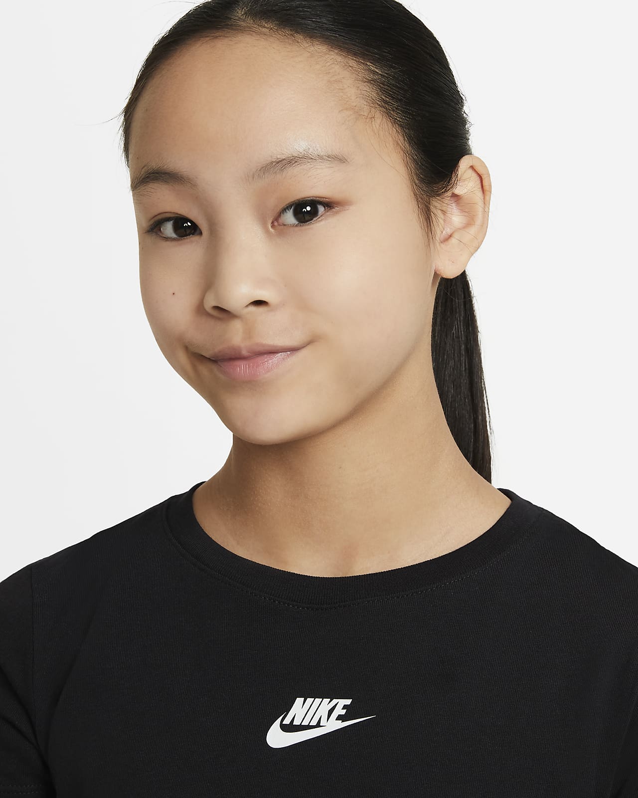 Nike Sportswear Older Kids' (Girls') Crop T-Shirt. Nike AE