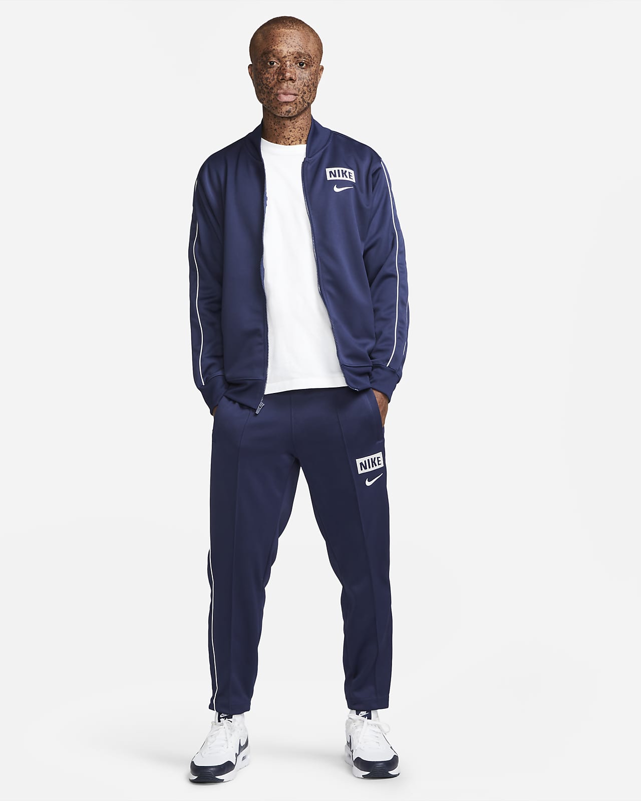 Nike Sportswear Men's Retro Trousers. Nike GB