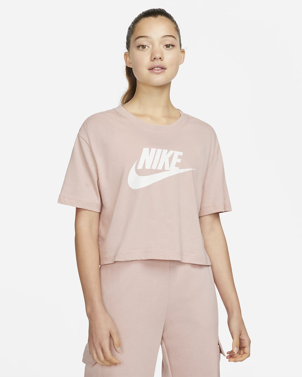 Nike Sportswear Essential Women's Cropped Logo T-Shirt. Nike AT