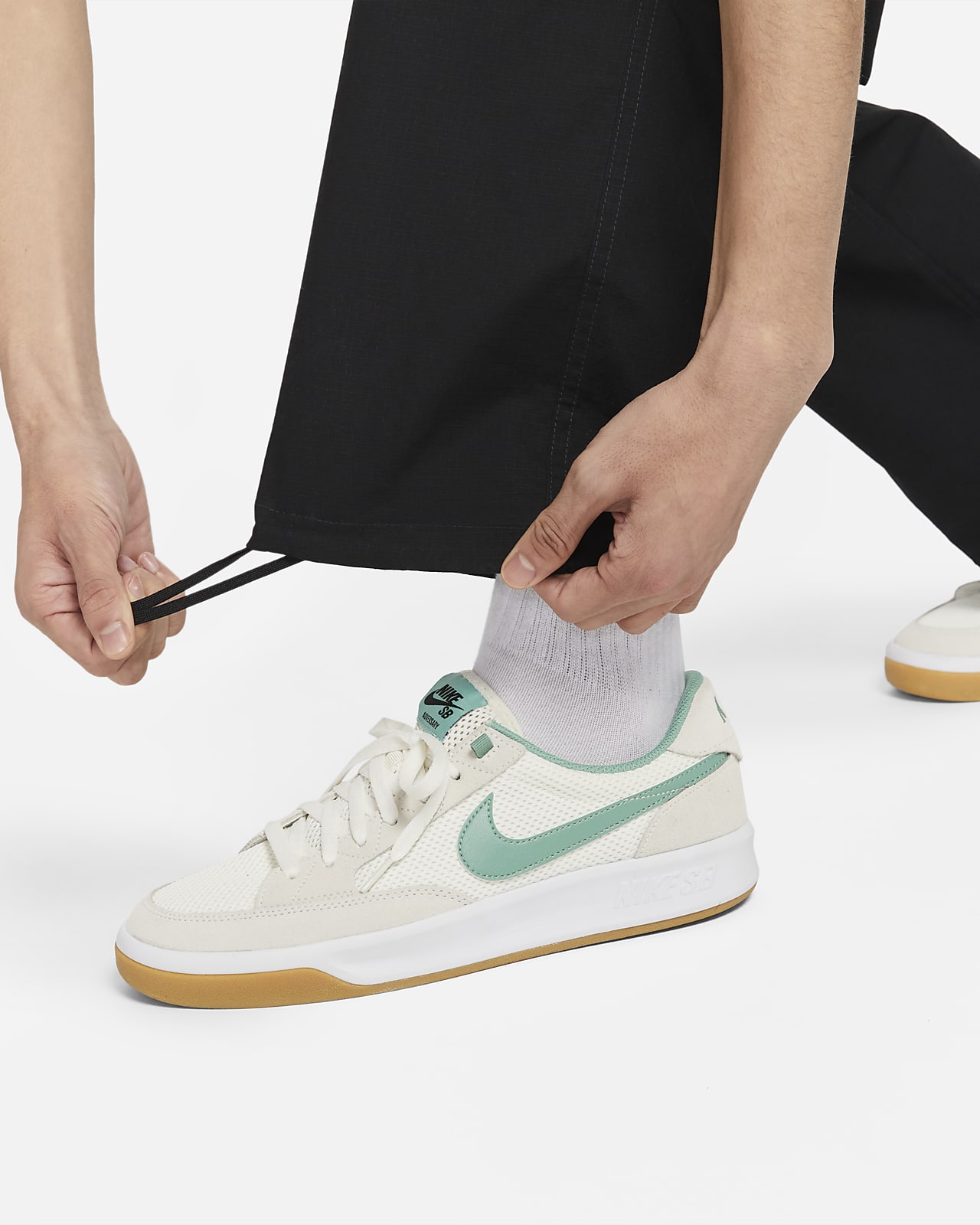 極美品 NIKE SB ナイキSB ハーフパンツ スケボー パンツ メンズS