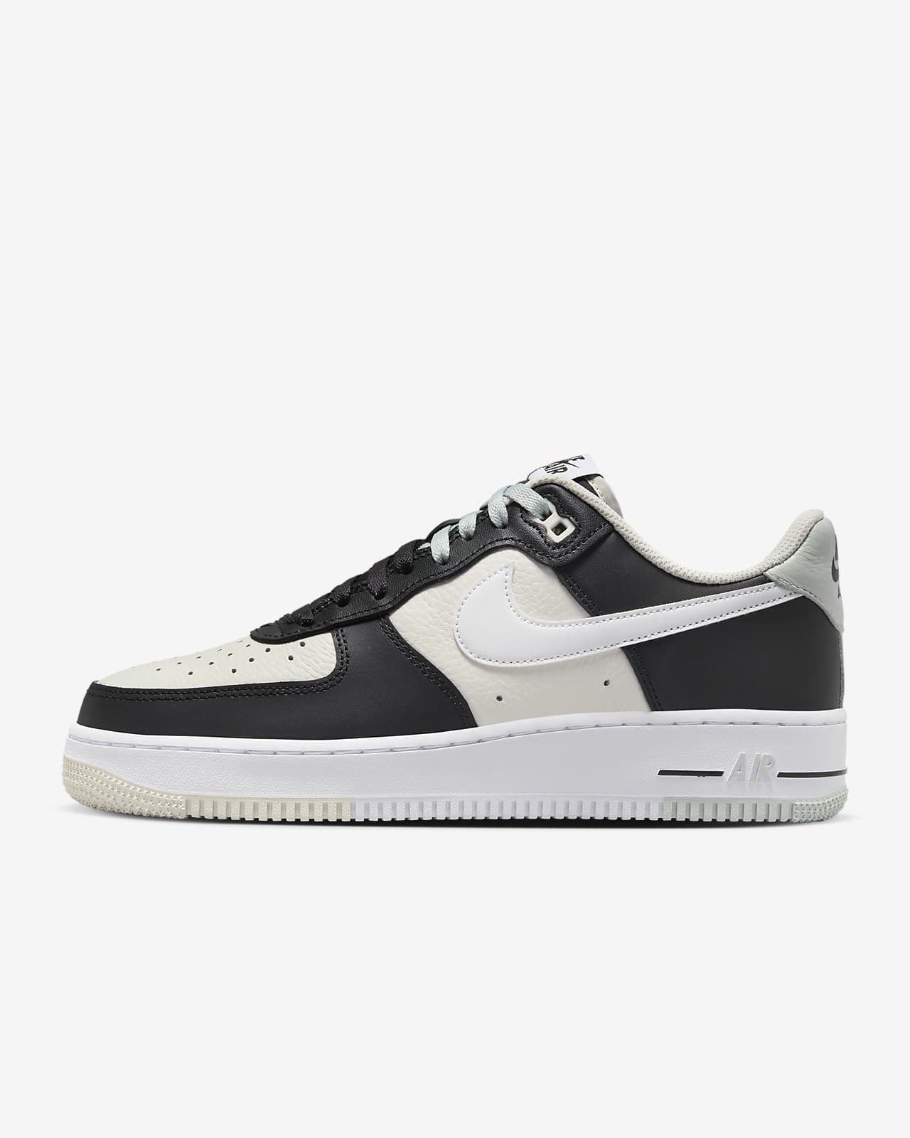 NIKE ナイキAir Force 1 PLT.AF.ORM LV8